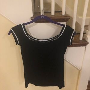 Bialey 44 scoop neck too with white trim